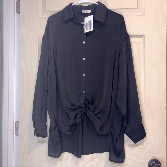 maven Tops - Black Button-Up Women's Top